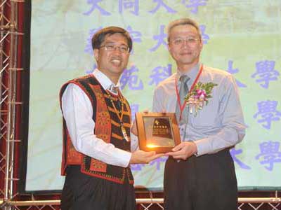 理工學院榮獲中國工程師學會102年度產學合作績優單位